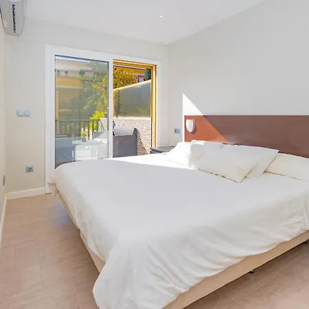 Apartment On The Beach Elviria